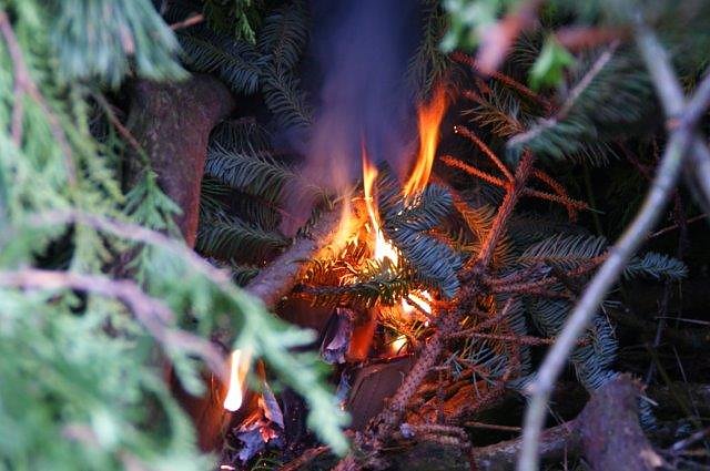 Osterfeuer in Obergebra