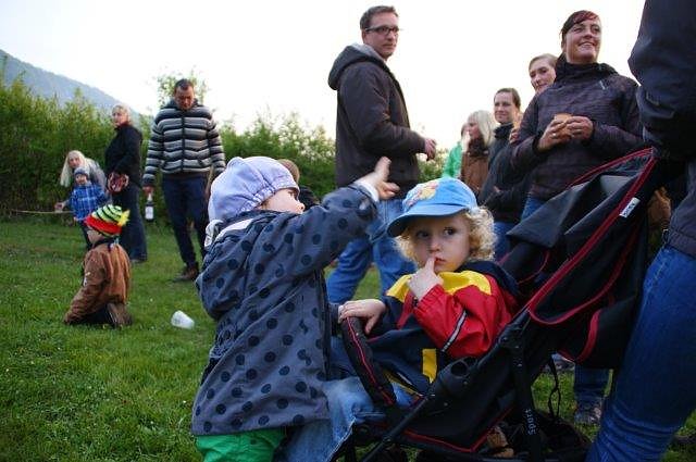 Osterfeuer in Obergebra