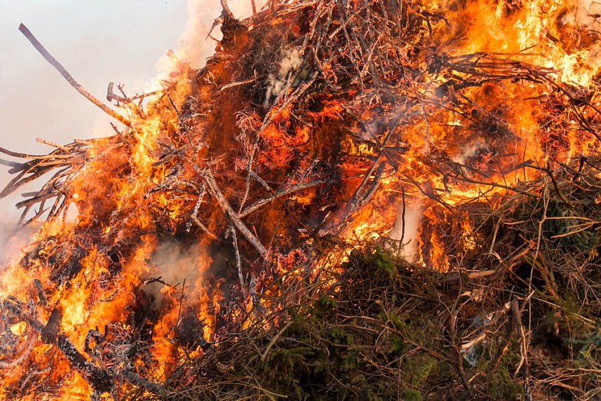 Osterfeuer in Krimderode