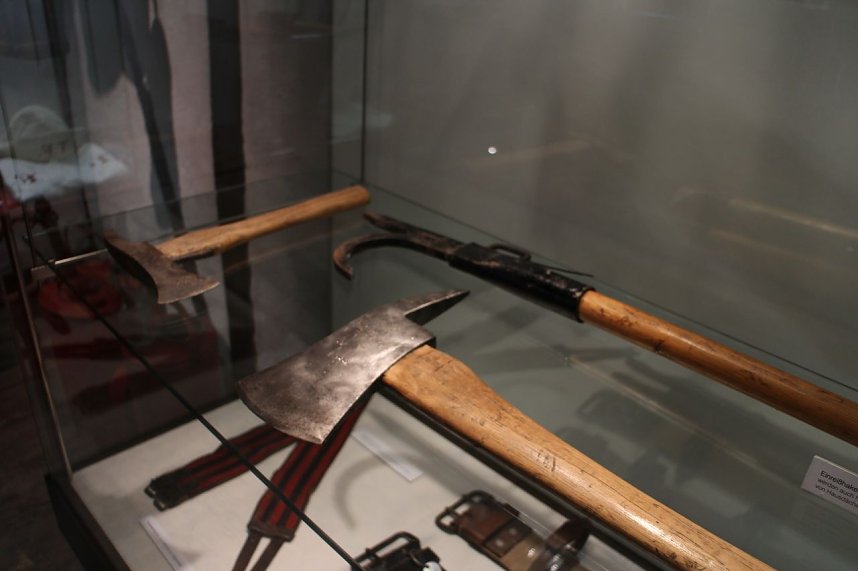 alles rennet, rettet, fl&uuml;chtet