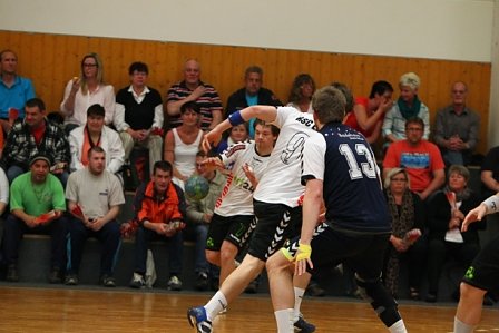 Krimi in der Ballspielhalle