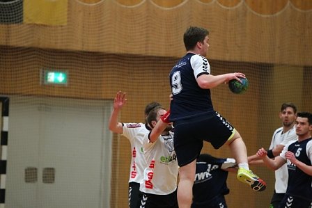 Krimi in der Ballspielhalle