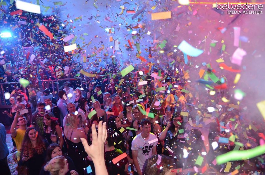 Konfetti-Party im Sax