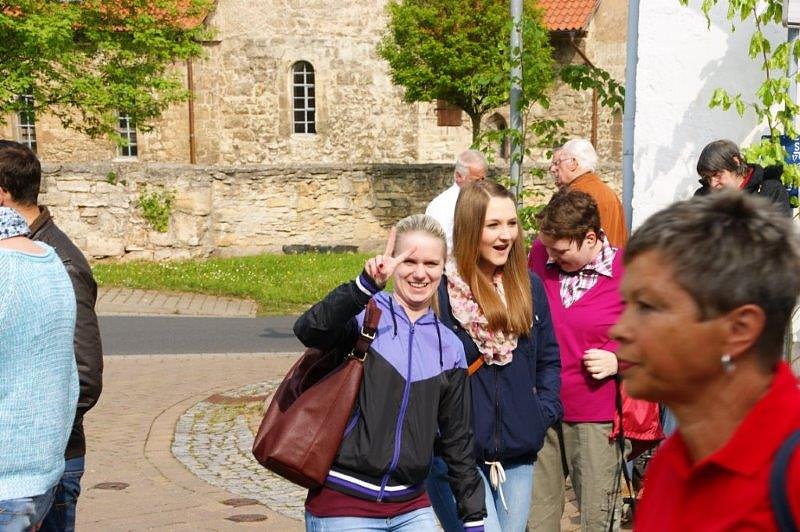 Maibaum in Obergebra gesetzt