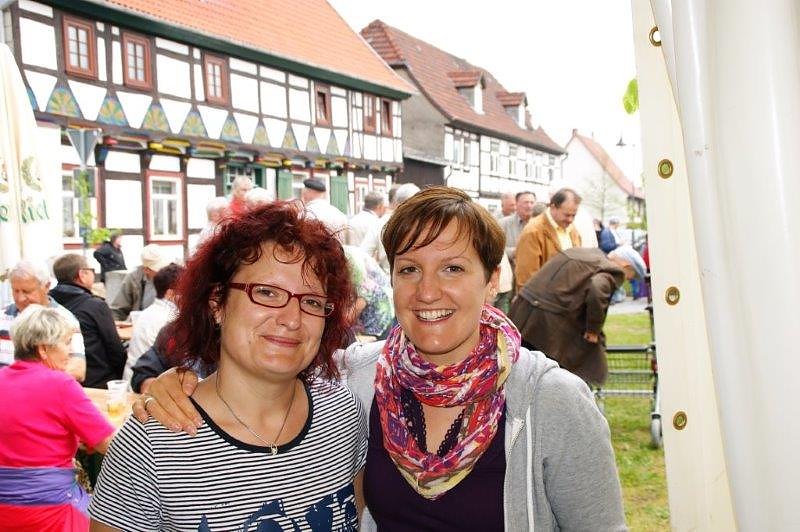 Maibaum in Obergebra gesetzt