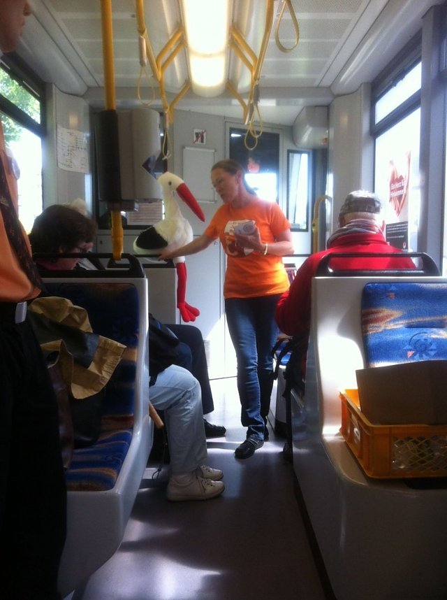 Hebammen in der Stra&szlig;enbahn