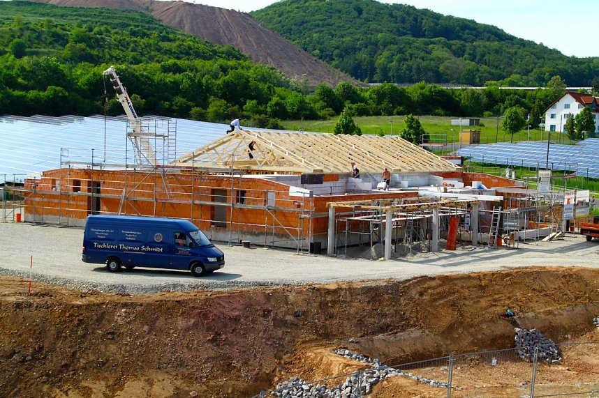 Das Dach kommt drauf