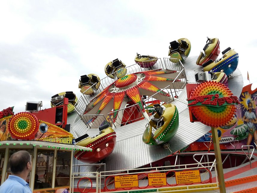 Jahrmarkt auf dem August-Bebel-Platz