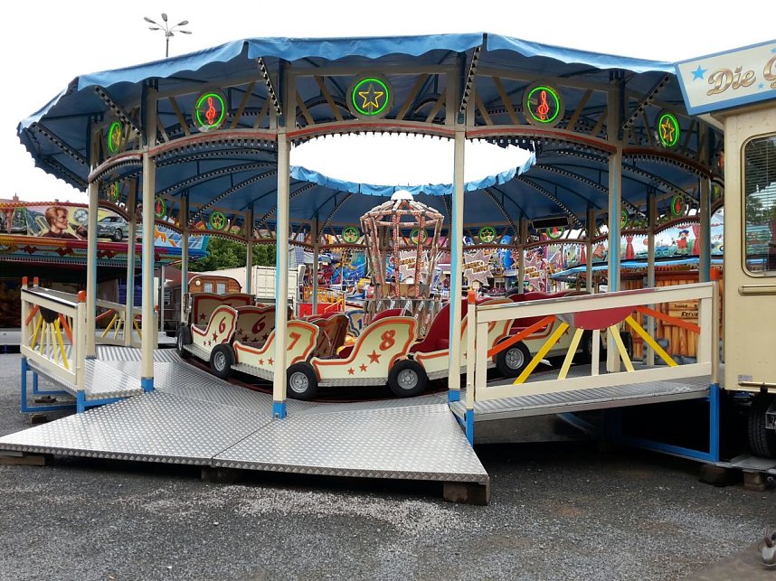 Jahrmarkt auf dem August-Bebel-Platz