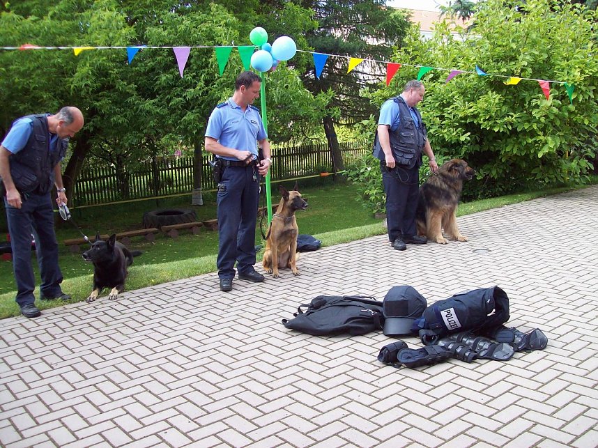 Hundestaffel zu Besuch in Niedersachswerfen