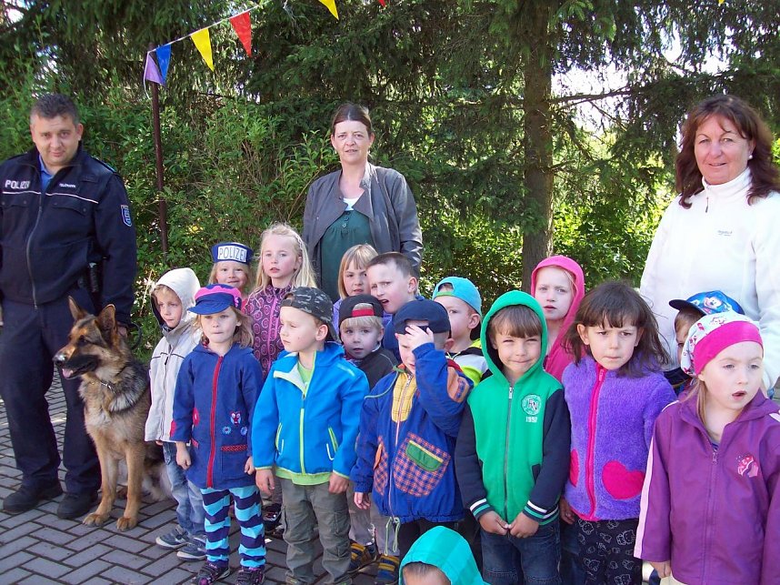 Hundestaffel zu Besuch in Niedersachswerfen