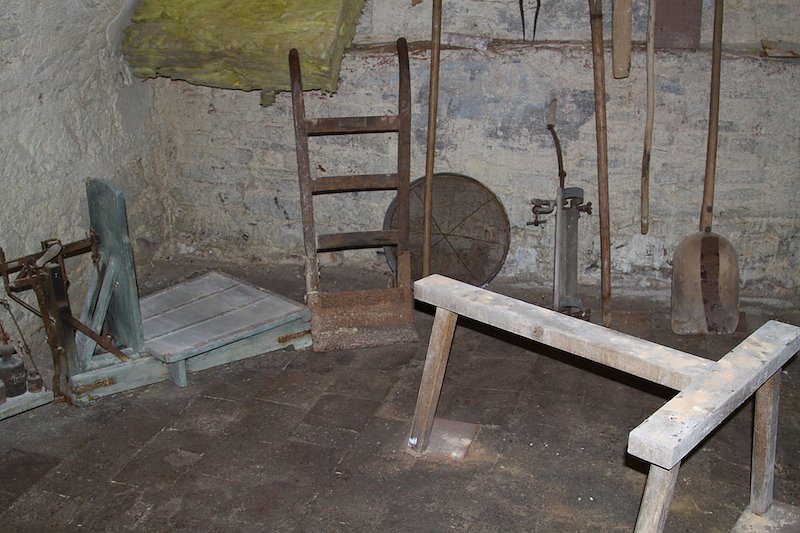 Bergbaustollen im Gutshaus