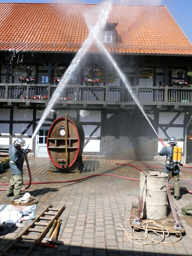 Historische L&ouml;sch&uuml;bungen im Tabakspeicher