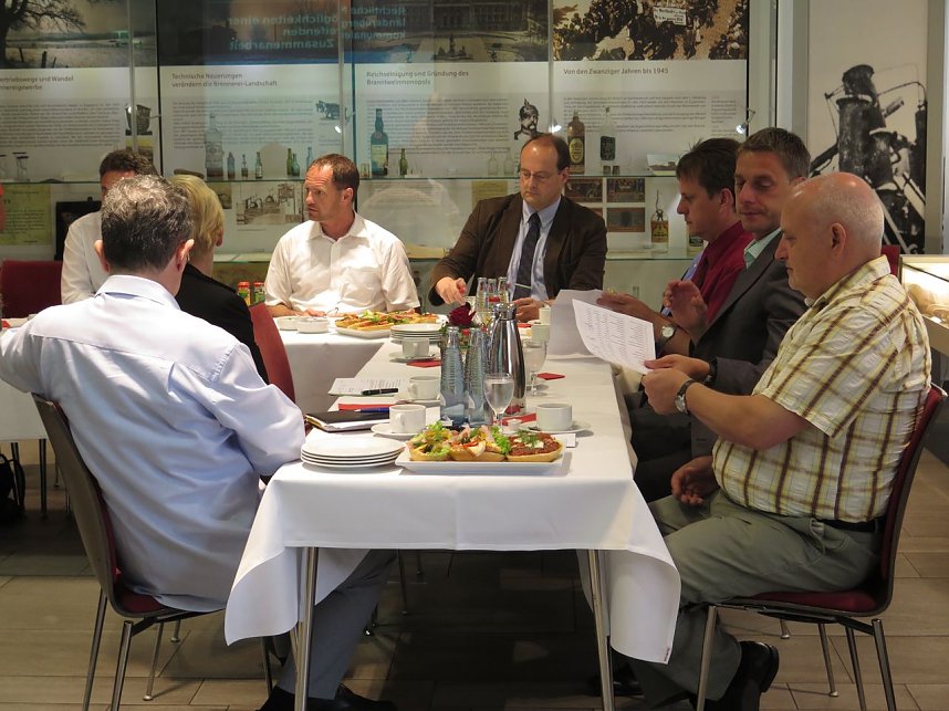 &Uuml;ber Zusammenarbeit gesprochen