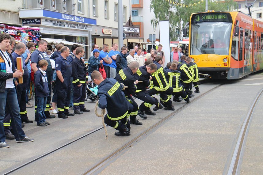 Zweites Nordh&auml;user Stra&szlig;enbahnziehen