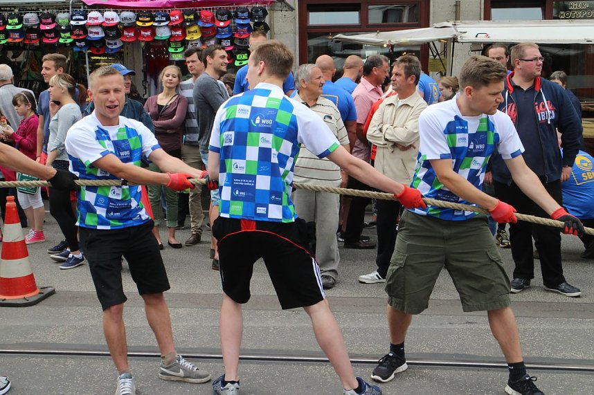 Zweites Nordh&auml;user Stra&szlig;enbahnziehen