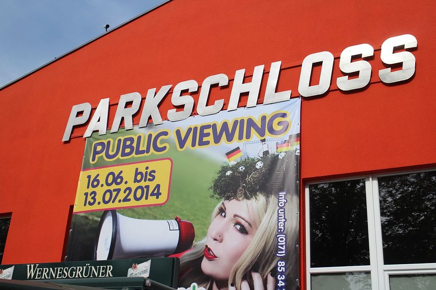 Erstes Public Viewing im Parkschloss