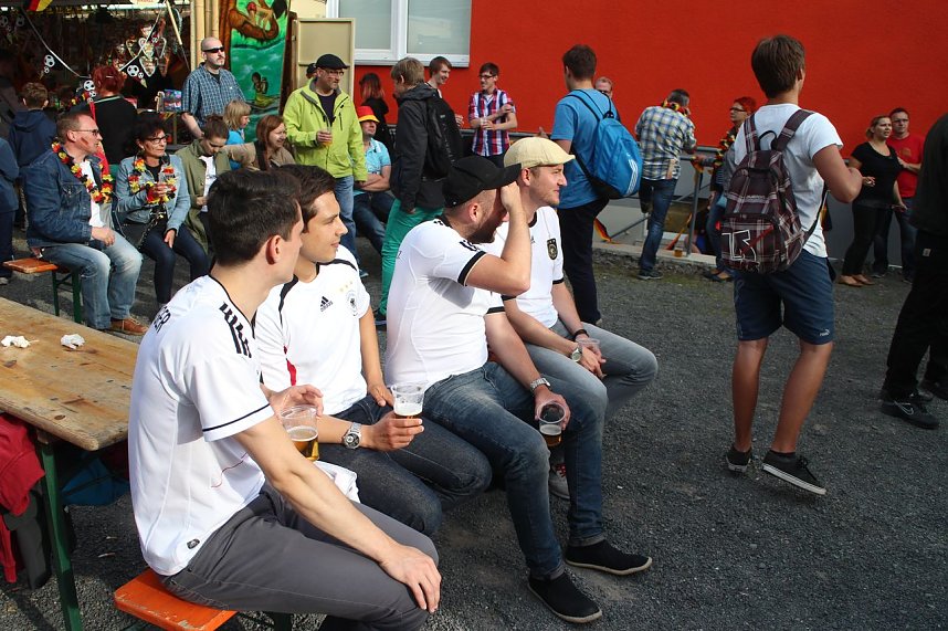 Erstes Public Viewing im Parkschloss