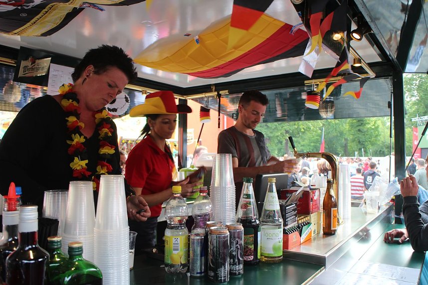 Erstes Public Viewing im Parkschloss