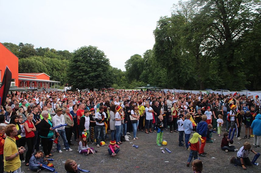 Erstes Public Viewing im Parkschloss
