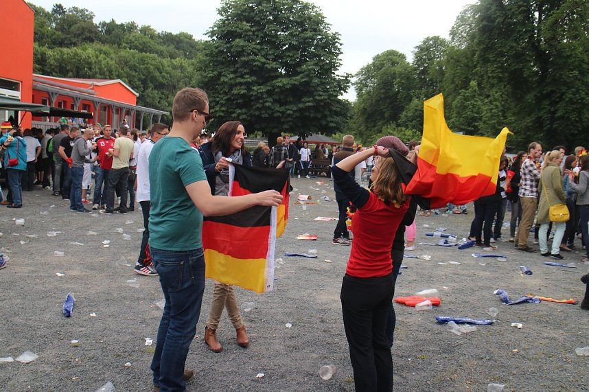 Erstes Public Viewing im Parkschloss