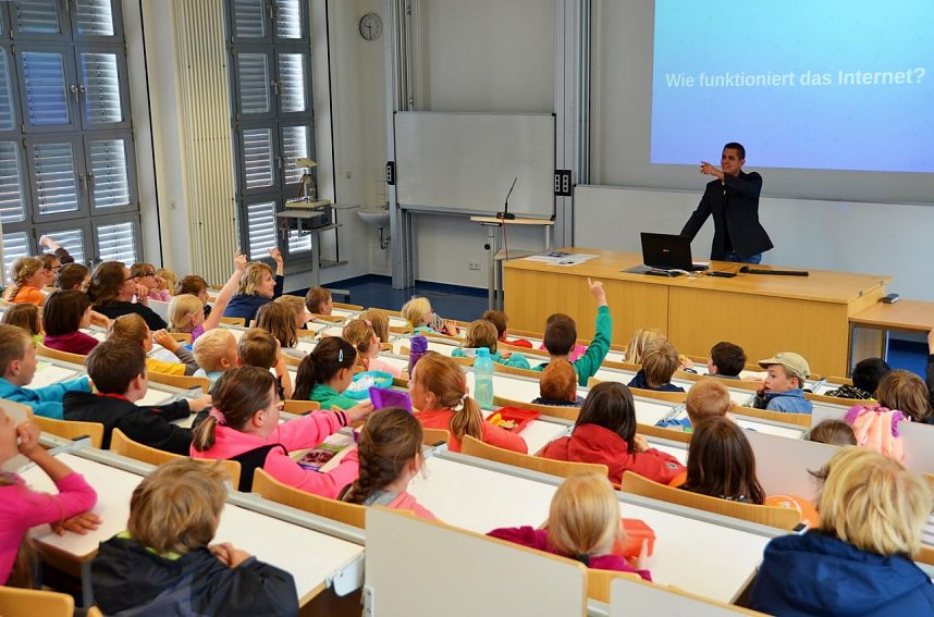 "Mini"-Studenten eroberten Campus