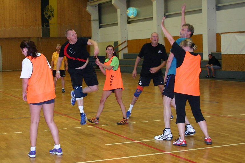 Handball vs. Volleyball