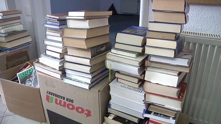 B&uuml;cherkette zum Umzug der Bibliothek