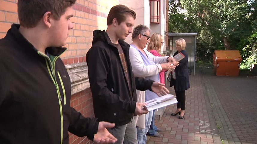 B&uuml;cherkette zum Umzug der Bibliothek