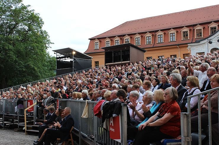 Prominente Premiereng&auml;ste