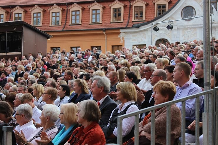 Prominente Premiereng&auml;ste