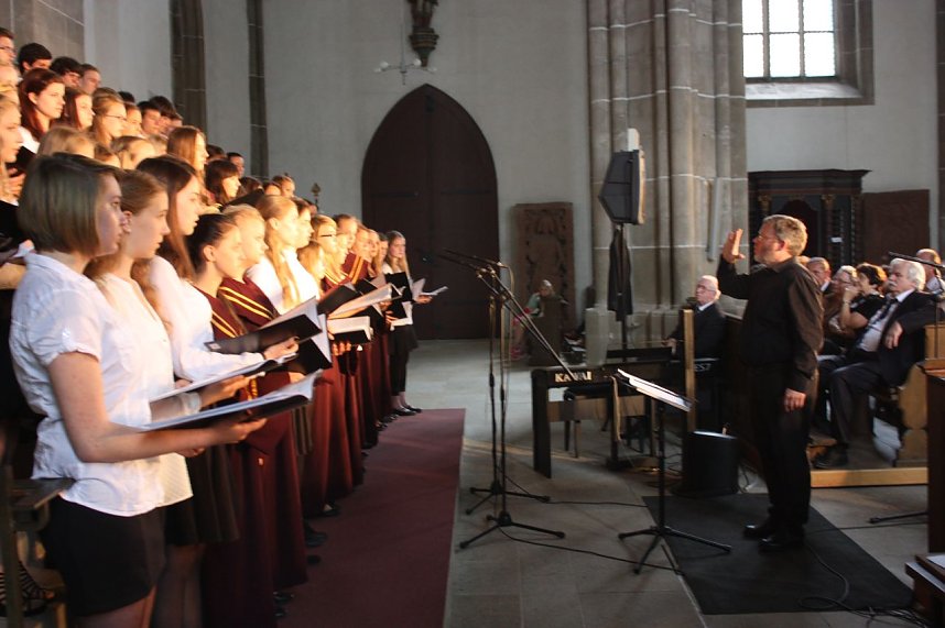 Auftritt der Ch&ouml;re im Dom