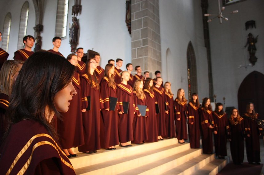 Auftritt der Ch&ouml;re im Dom