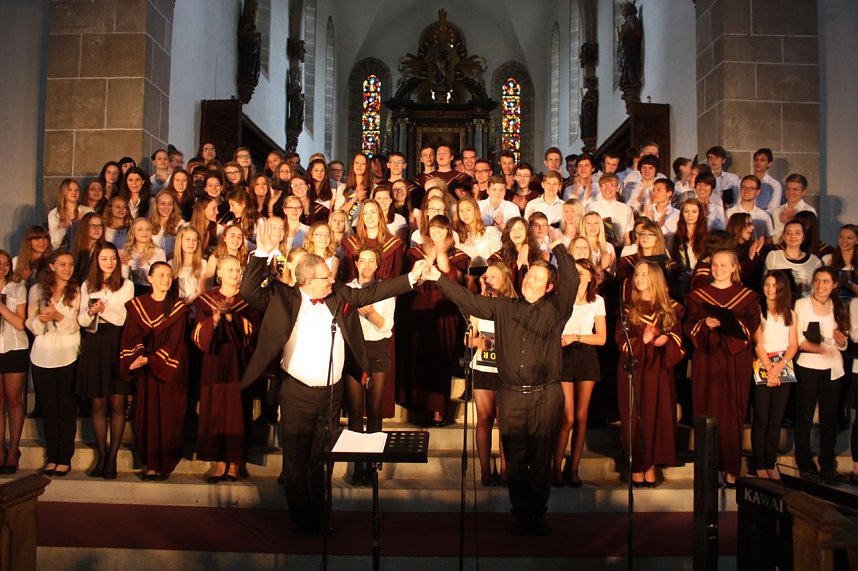 Auftritt der Ch&ouml;re im Dom