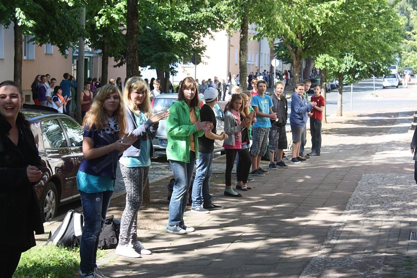 B&uuml;cherkette zum Umzug der Bibliothek