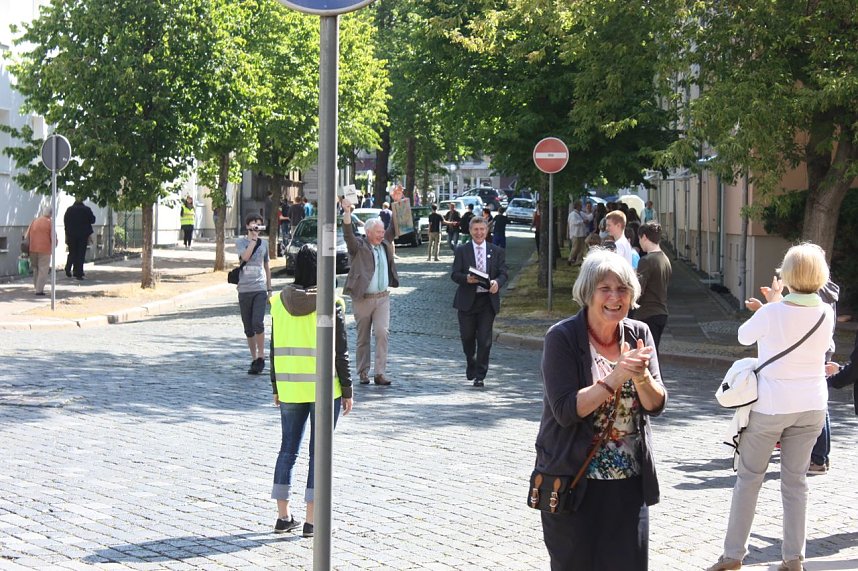B&uuml;cherkette zum Umzug der Bibliothek
