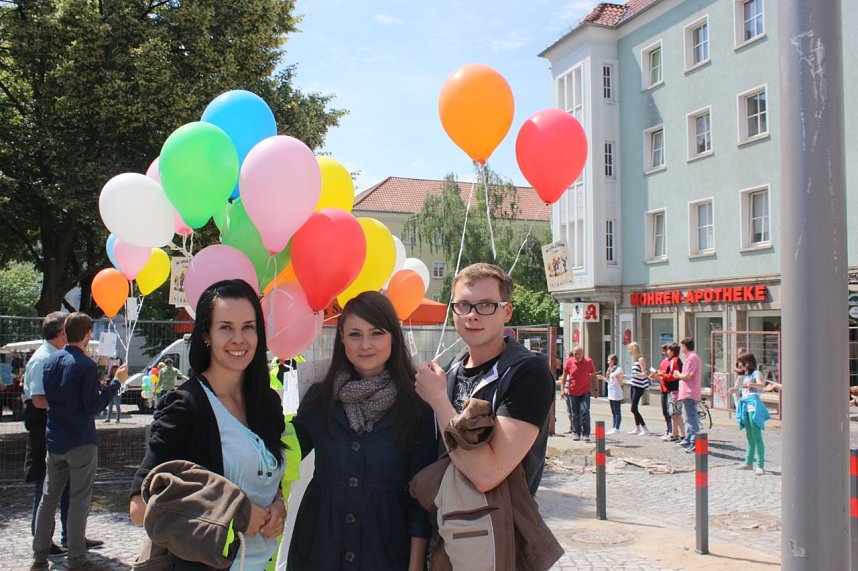 B&uuml;cherkette zum Umzug der Bibliothek