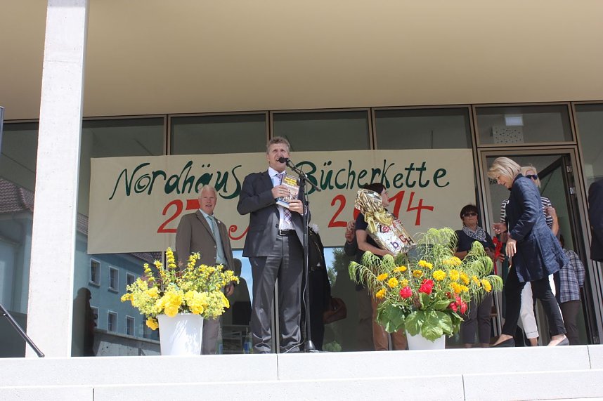 B&uuml;cherkette zum Umzug der Bibliothek