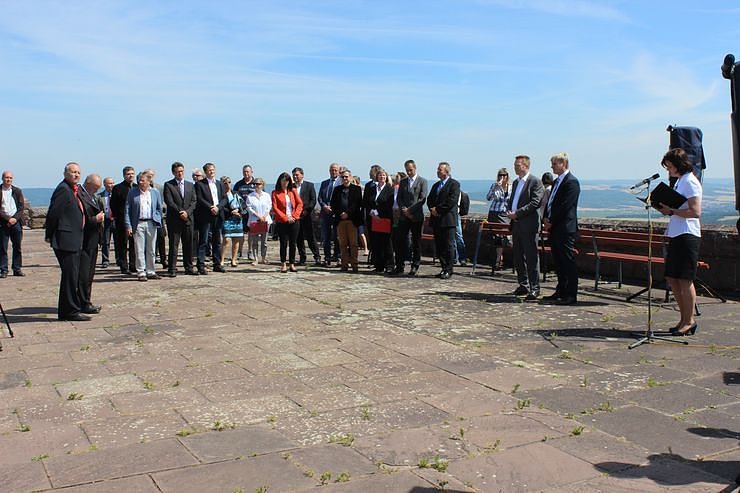 Kyffh&auml;userdenkmal &uuml;bergeben