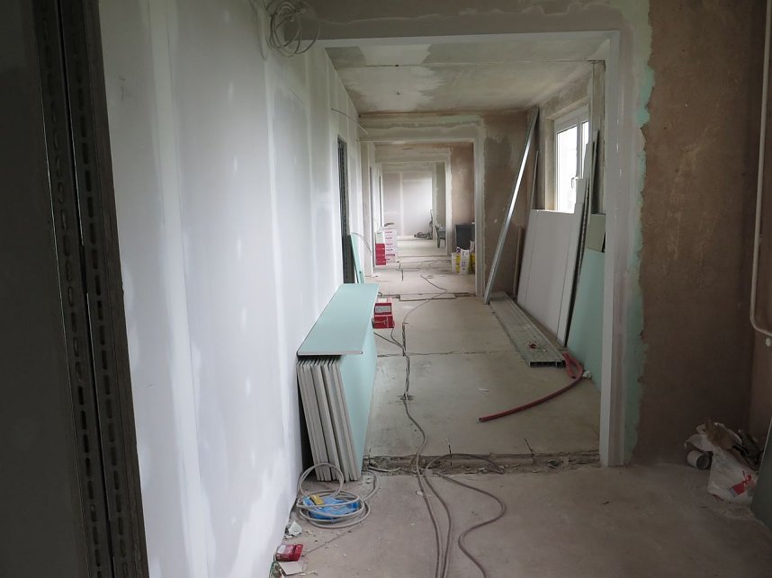 Seniorenwohnen am Aueblick: Der Durchgang zu allen WE der vierten Etage