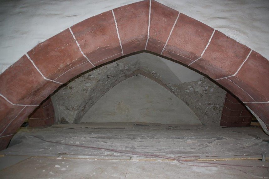 Im Innern eine Baustelle: Blasiikirche