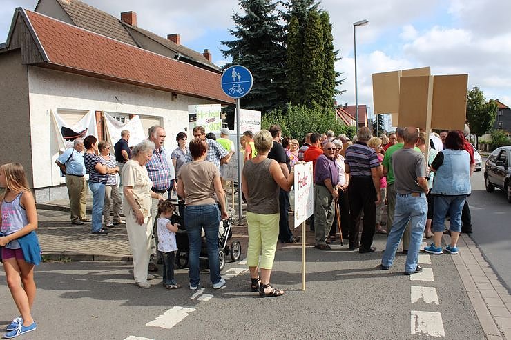 Demo &uuml;ber Bundesstra&szlig;e 4 in Greu&szlig;en gezogen
