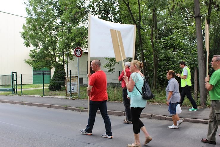Demo &uuml;ber Bundesstra&szlig;e 4 in Greu&szlig;en gezogen
