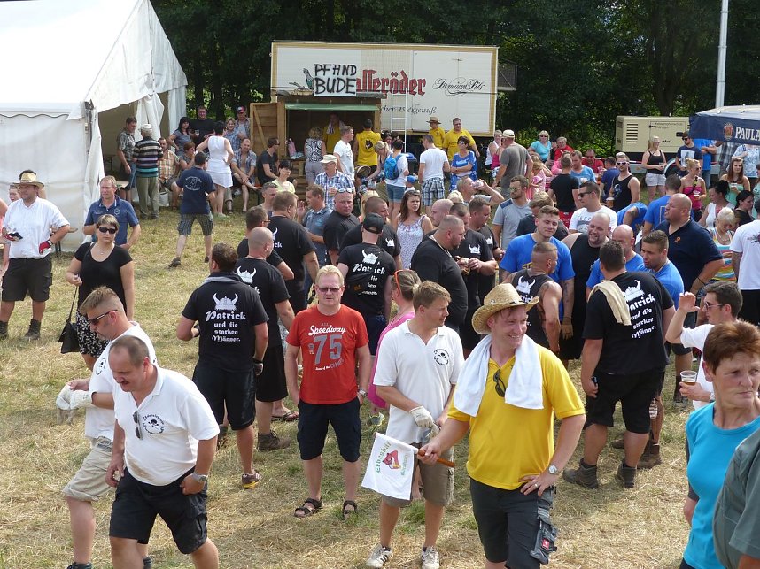 Tauziehen an der Helme