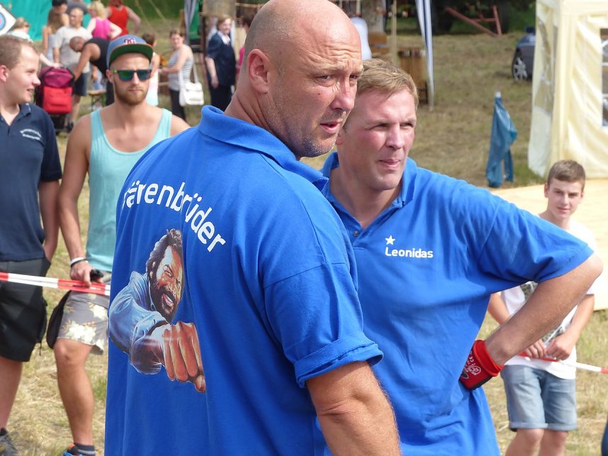 Tauziehen an der Helme