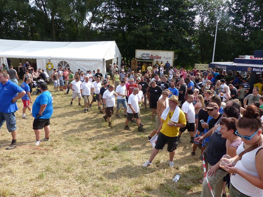 Tauziehen an der Helme