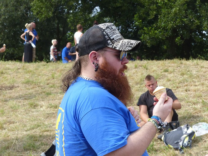 Tauziehen an der Helme