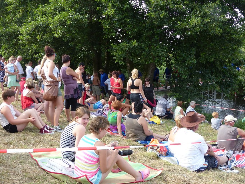 Tauziehen an der Helme