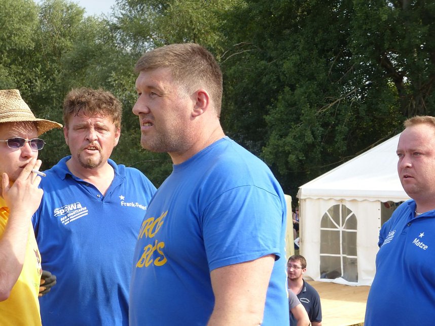 Tauziehen an der Helme