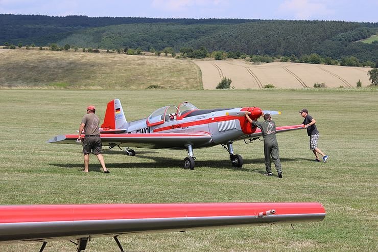 Morgen gro&szlig;e Flugschau